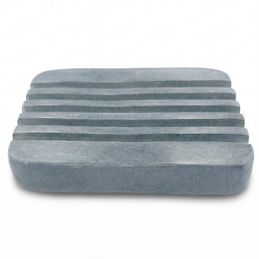 Seifenschale/Ablage aus grauem Speckstein, mit Rillen